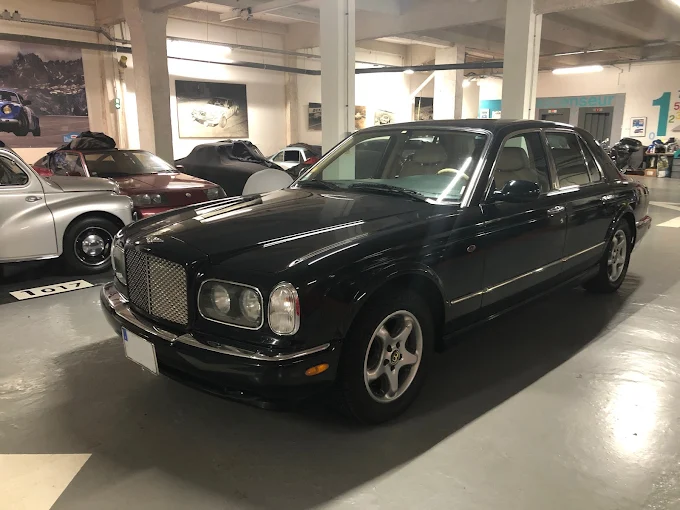 Voiture noire Bentley Arnage